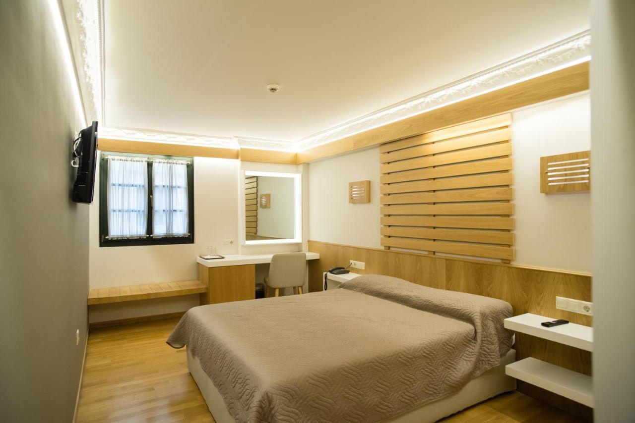 Byzantino Hotel Патри Екстер'єр фото