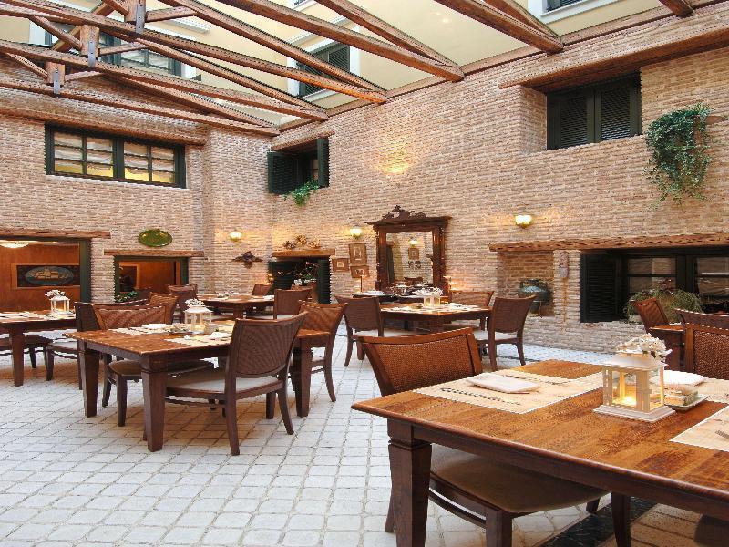 Byzantino Hotel Патри Екстер'єр фото