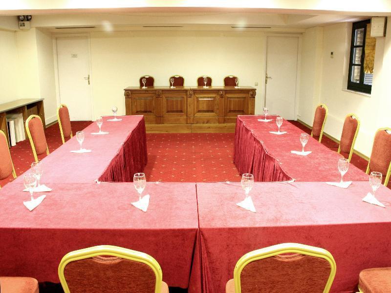 Byzantino Hotel Патри Екстер'єр фото