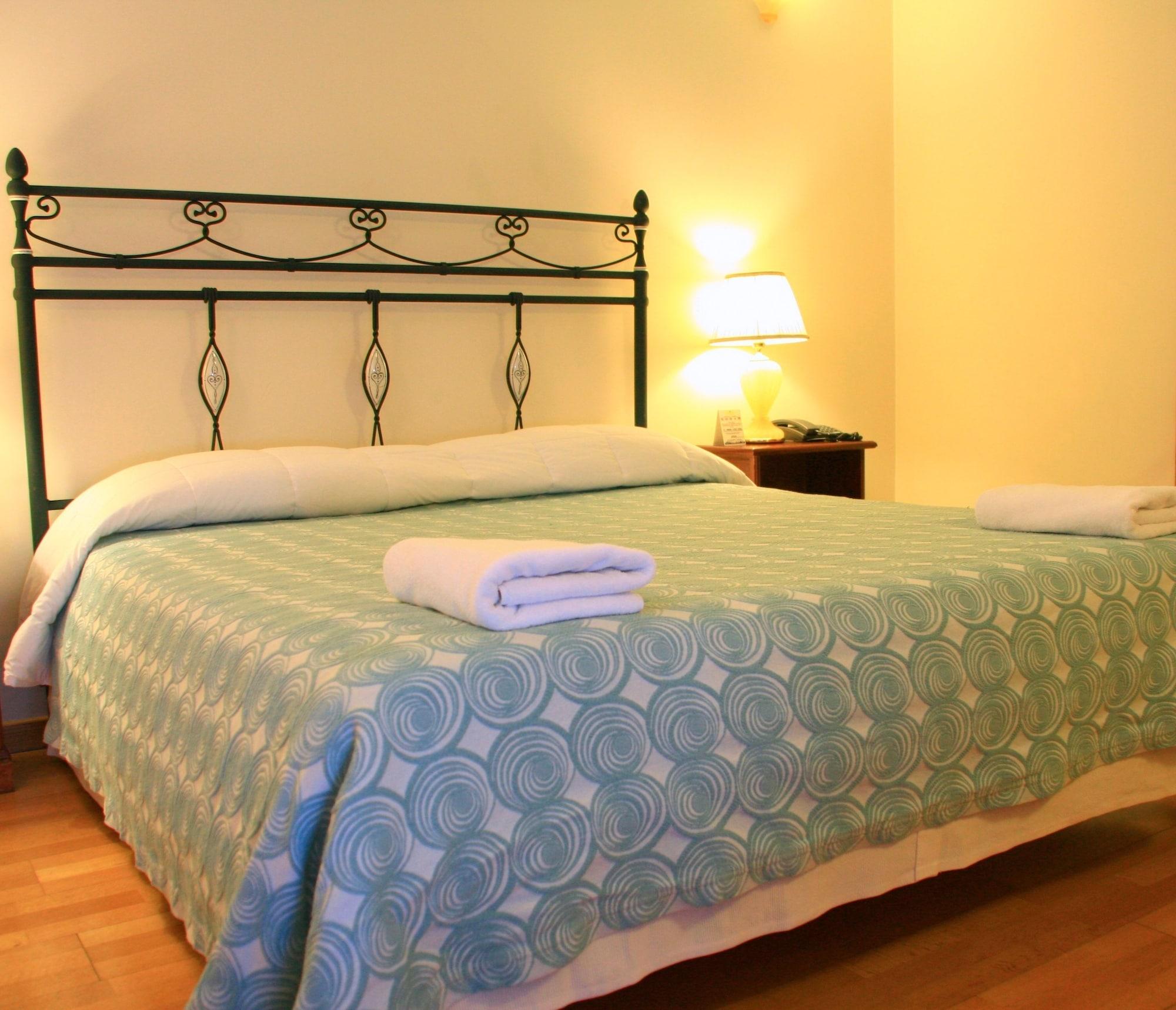 Byzantino Hotel Патри Екстер'єр фото