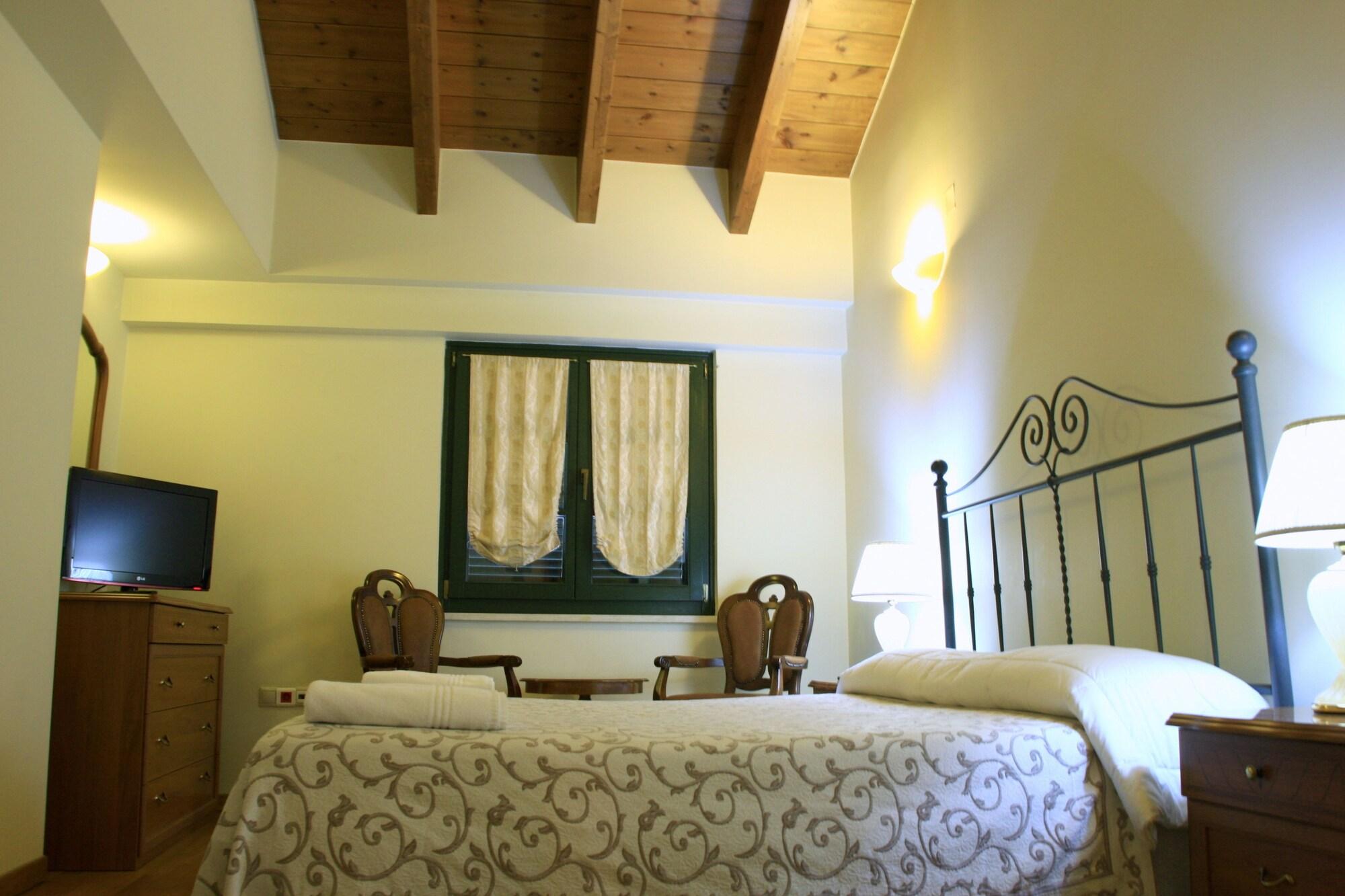 Byzantino Hotel Патри Екстер'єр фото