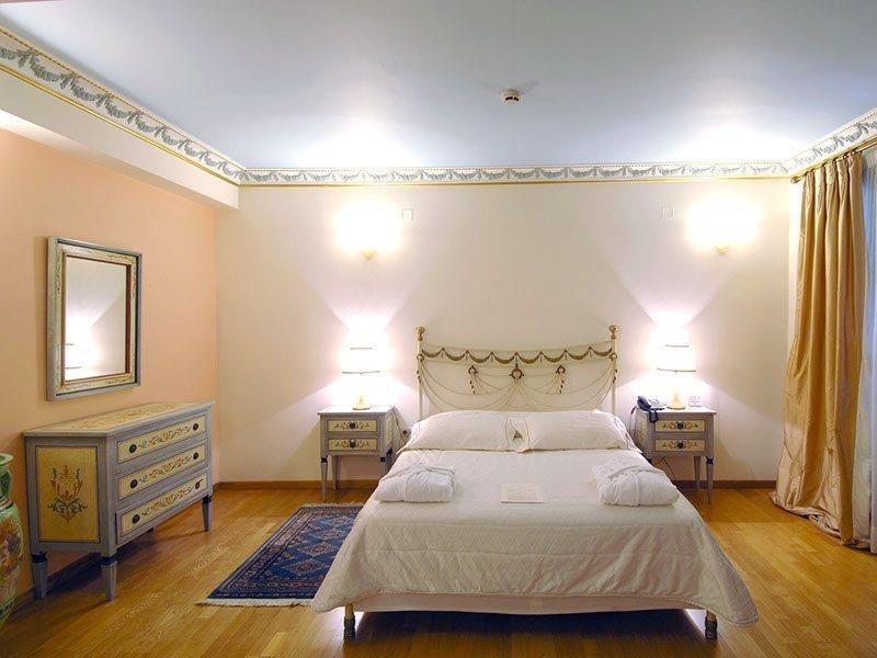 Byzantino Hotel Патри Екстер'єр фото